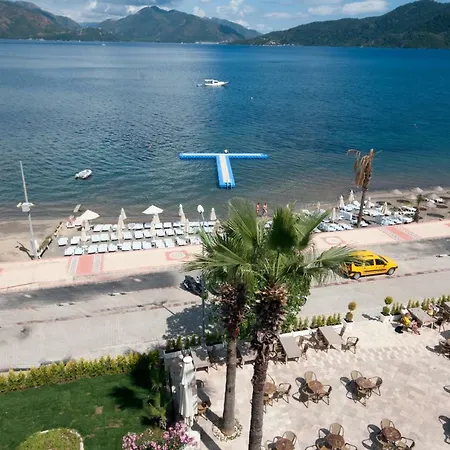 Ξενοδοχείο Luna Beach & 4*