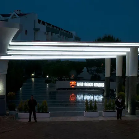 Luna Beach & مرمريس