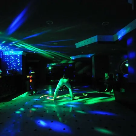 Luna Beach & Hotell 4*